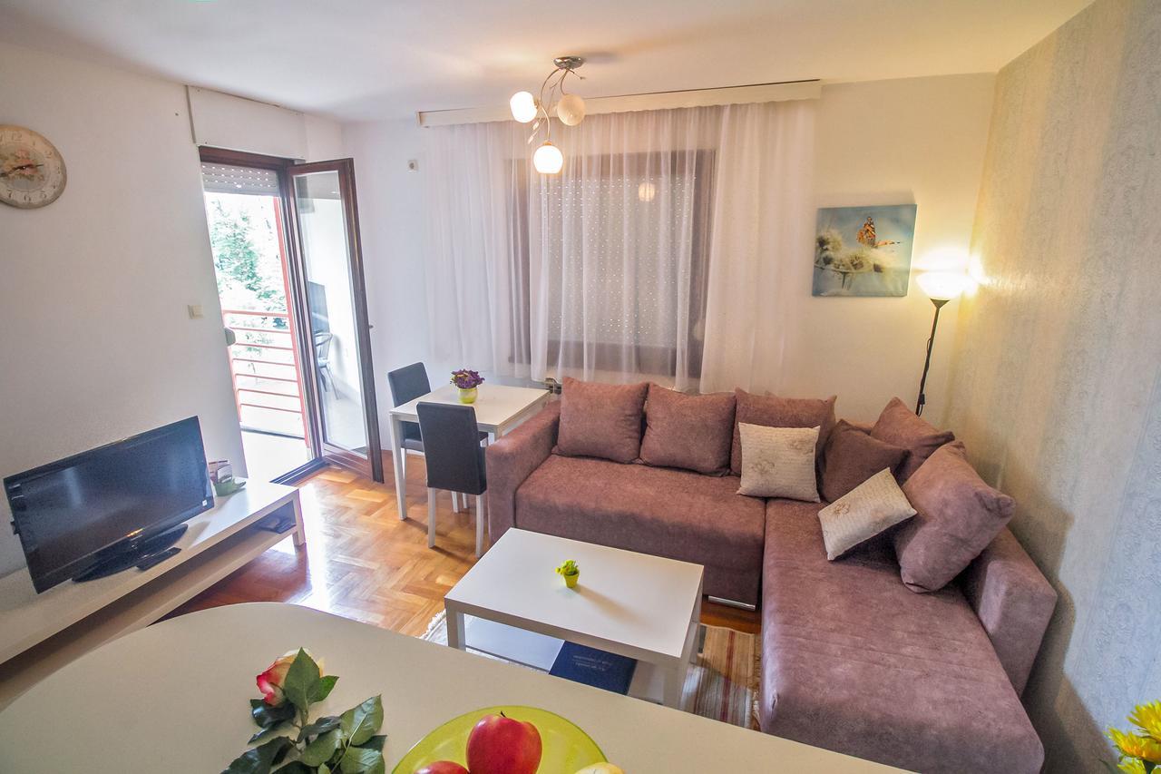 Apartamento Stan Na Dan Banja Luka Exterior foto